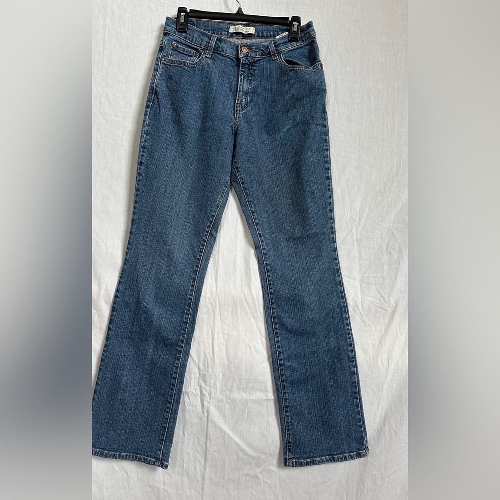 Levi 550 relaxed fit Size 8 Long